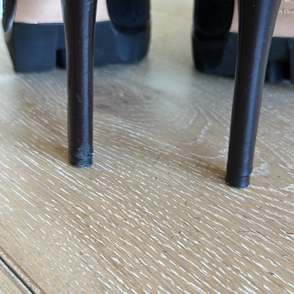 Donald J Pliner Endiva Italy 8.5 lug sole pointed toe leather high heel pumps - Picture 11 of 12